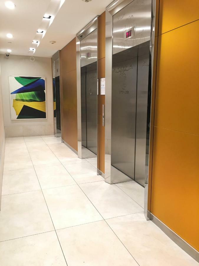 Altitude Suites Bay Street - Holiday Bonus - Free Parking Toronto Luaran gambar